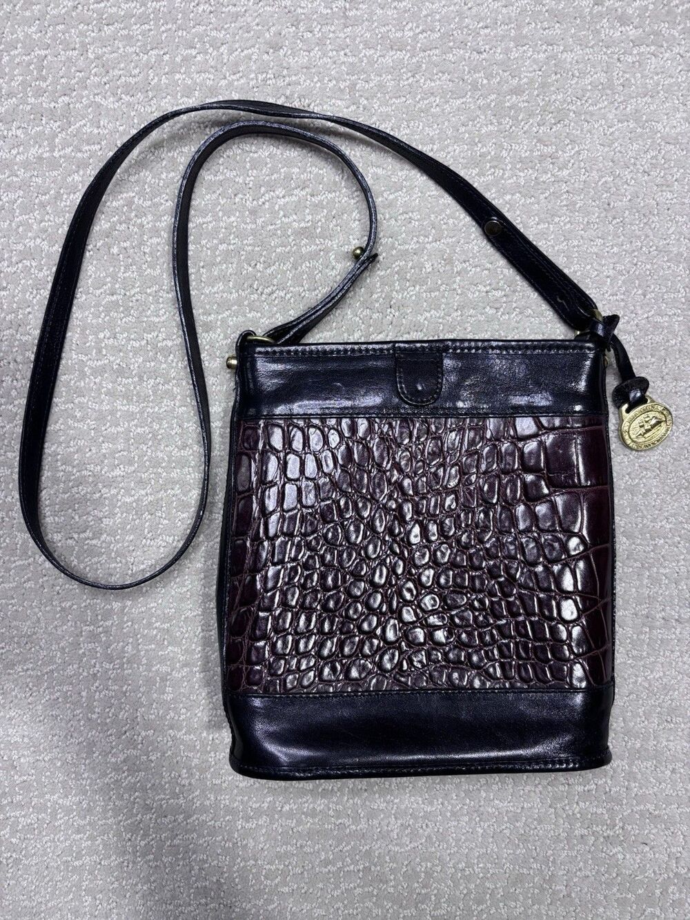 VTG Brahmin Croc Embossed Leather Bucket CrossBody Bag Old Money Quiet Luxury